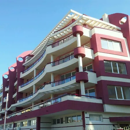 In Cabana Beach نيسيبار